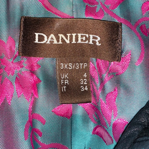 Leather jacket - Picture 3 of 4